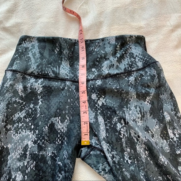 ALO YOGA Black Python Airbrush High Waisted Leggin - Picture 10 of 14